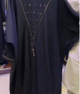 Back V Stonework Abaya