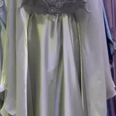 Center Clutch Farasha Abaya