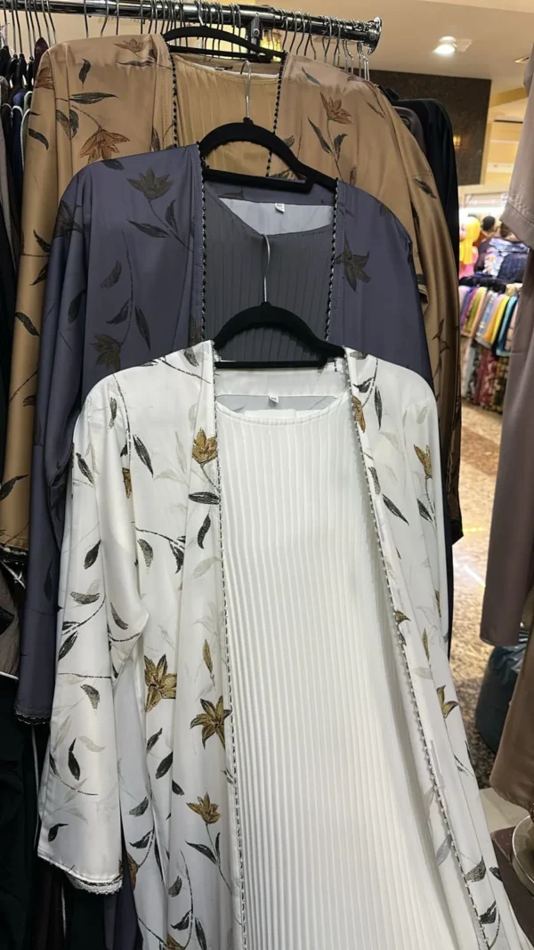 Flower Printed Shrug Pleated Abaya - Image 3