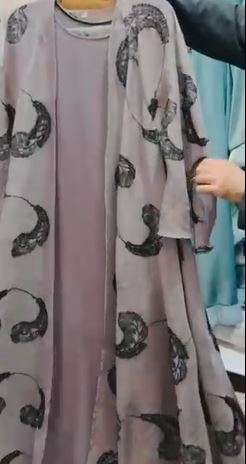 Leaf Designer Shrug Abaya - Image 3