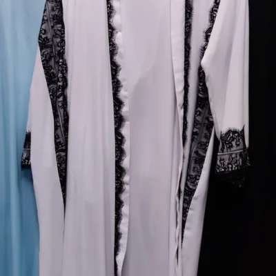 Viral Lace Shrug Abaya